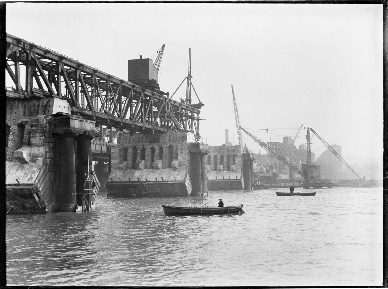 Demolición del Puente de Waterloo, Lambeth, Autoridad del Gran Londres, 1936 de Charles William Prickett