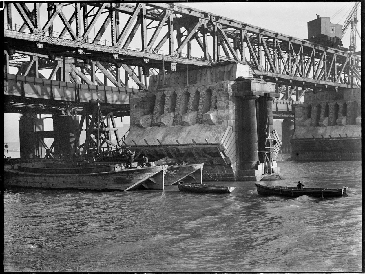 Demolición del Puente de Waterloo, Lambeth, Autoridad del Gran Londres, 1936 de Charles William Prickett