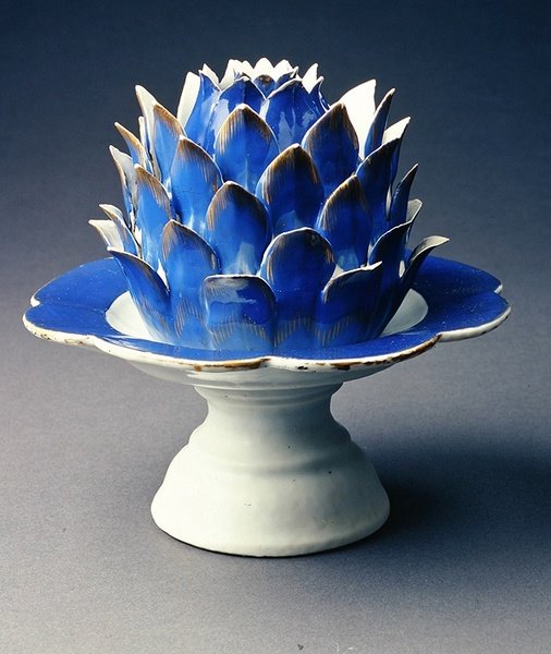 Una sopera en forma de vegetal, tapa y tazza, Período Jiaqing (1796-1820) c.1800 de Chinese School