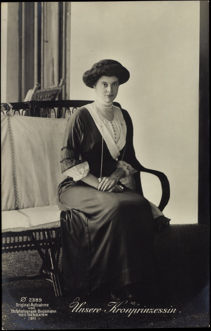 Ak Kronprinzessin Cecilie von Preußen, retrato sentado de Chinese School