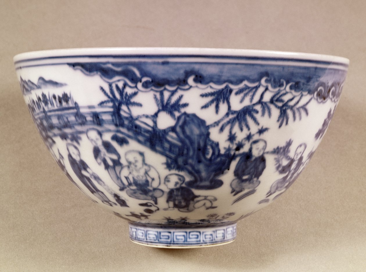 Cuenco azul y blanco decorado con un paisaje con figuras, 1450-1500 de Chinese School