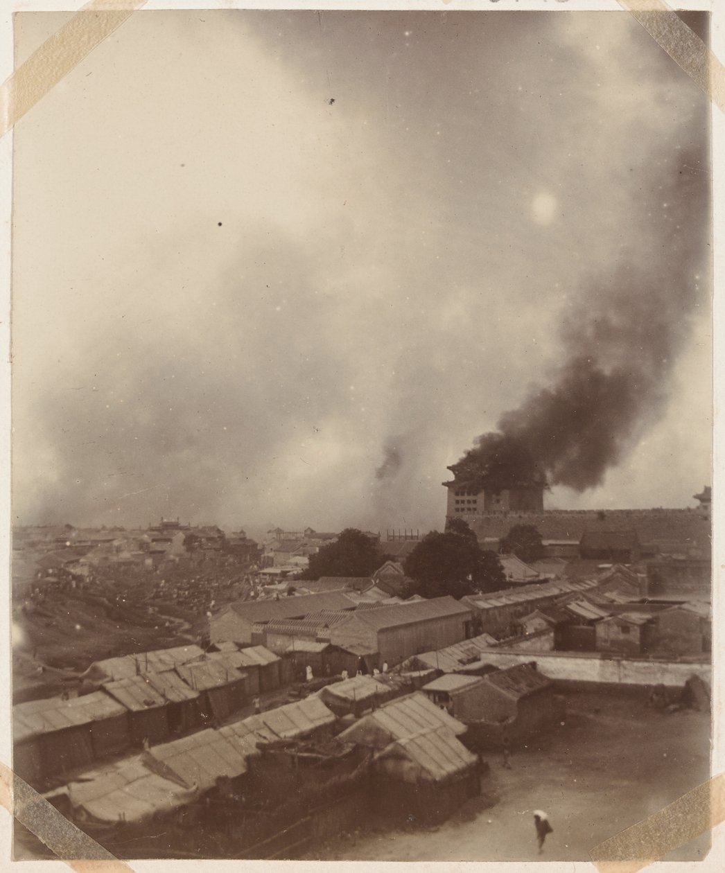 Un gran incendio en la puerta principal de Pekín de Chinese Photographer