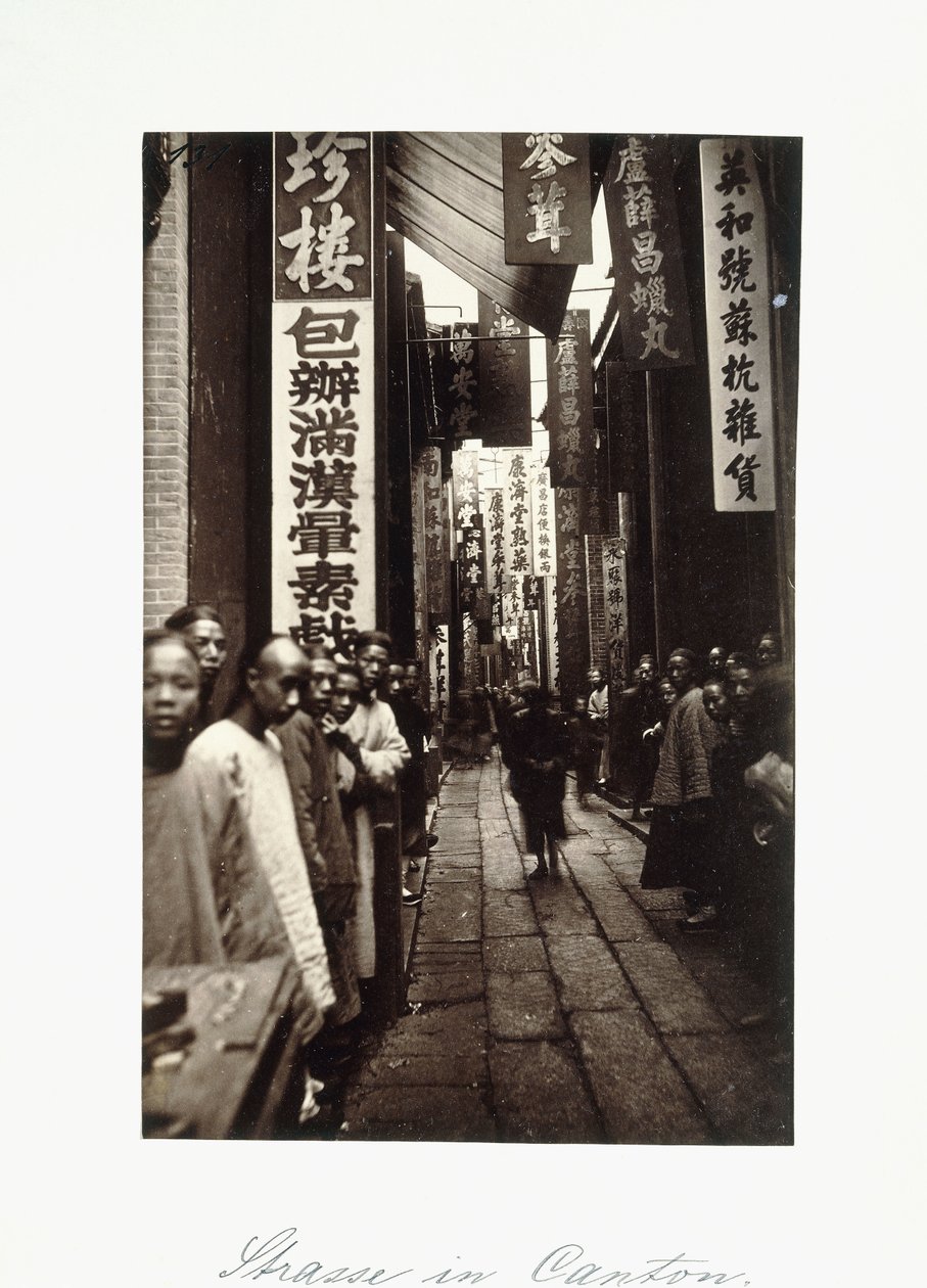 Escena callejera en Cantón, c.1870s de Chinese Photographer