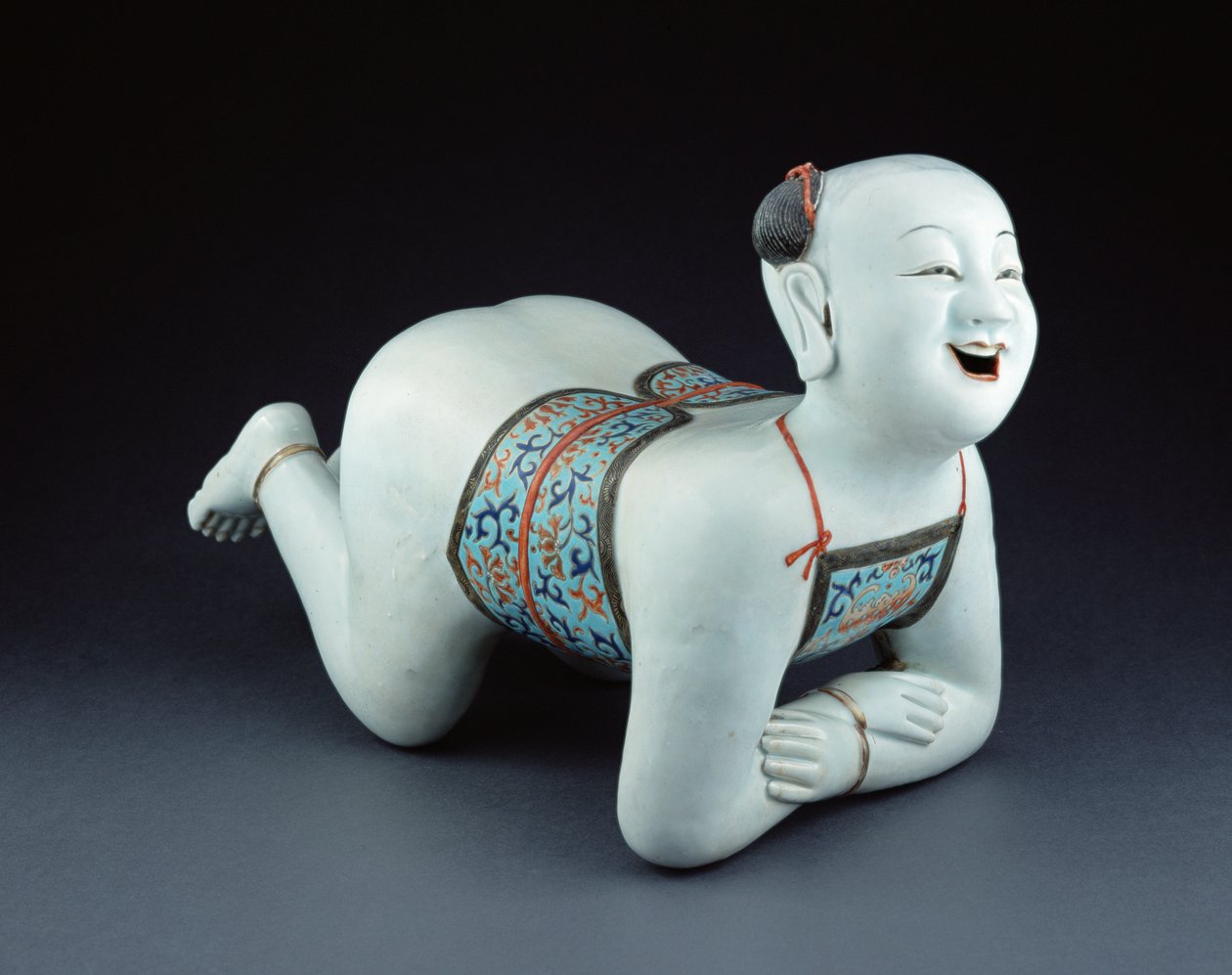 Almohada de porcelana china en forma de niño semi-desnudo de Chinese School