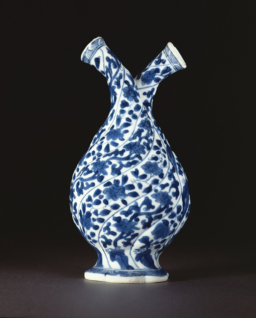 Botella doble azul y blanca en forma de vidrio europeo, período Kangxi (1662-1722) de Chinese School