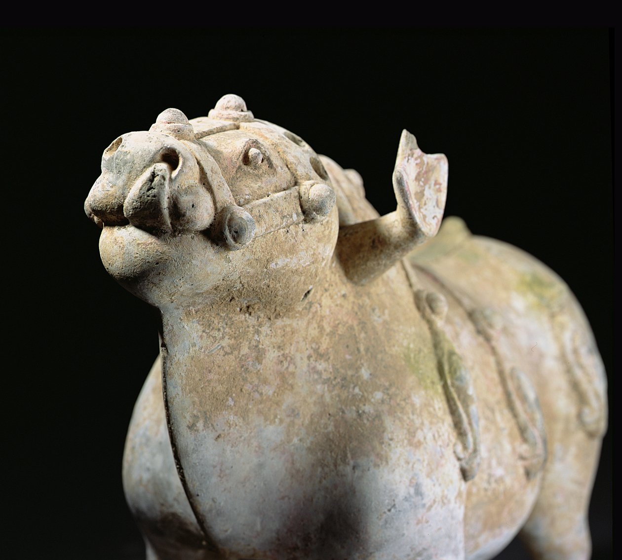 Toro, período de los Estados Combatientes (1027-220 a.C.) (barro) (detalle) de Chinese School