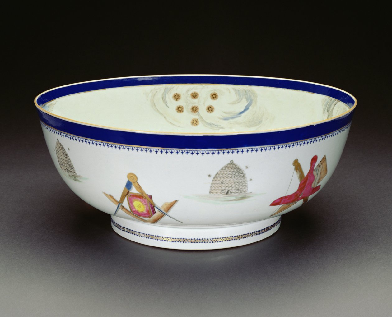 Cuenco masónico de exportación Famille Rose, período Qianlong, 1736-95 de Chinese School