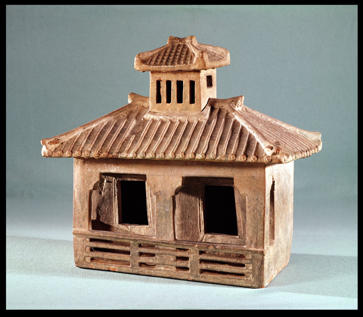 Modelo funerario de una casa, Dinastía Han (206 a.C.-220 d.C.) de Chinese School