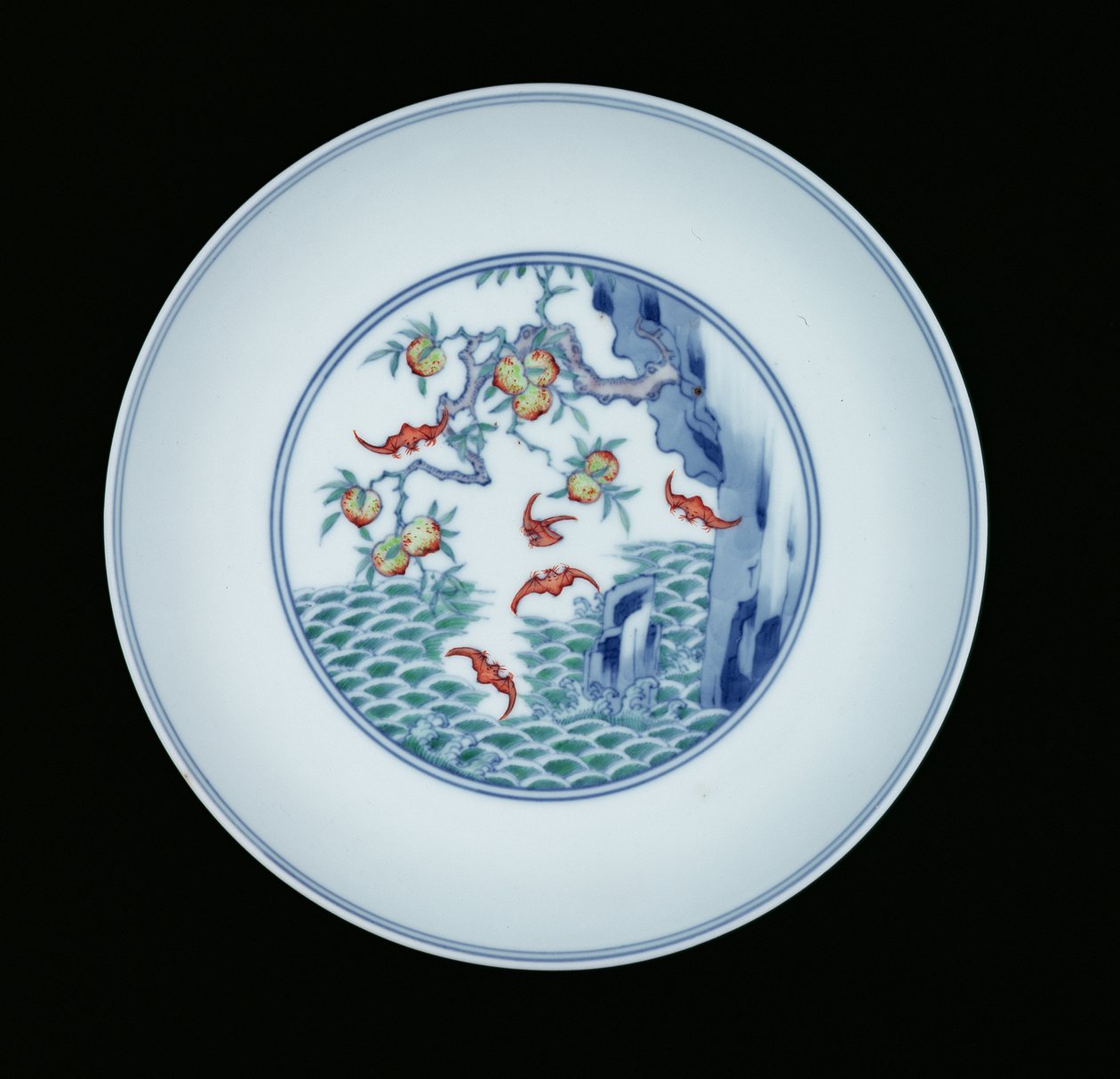 Plato de porcelana pintado en azul bajo vidriado y esmaltes ducai, 1723-1735 de Chinese School