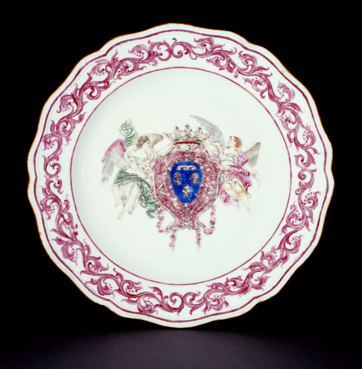 Plato de cena Rose Famille con los brazos de Francia, periodo Qianlong (1736-95) c.1765 de Chinese School