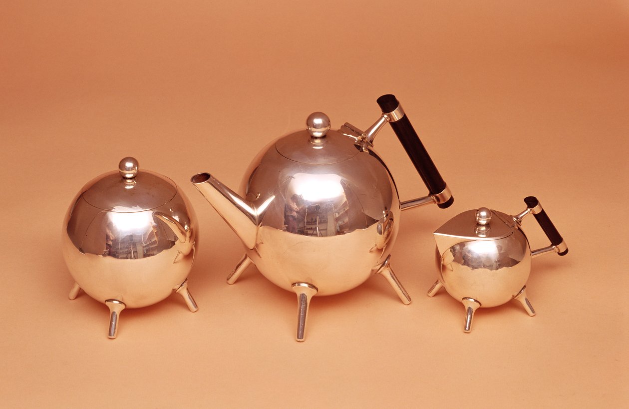 Juego de té con interiores dorados, fabricado por James Dixon y Sons, 1880 de Christopher Dresser