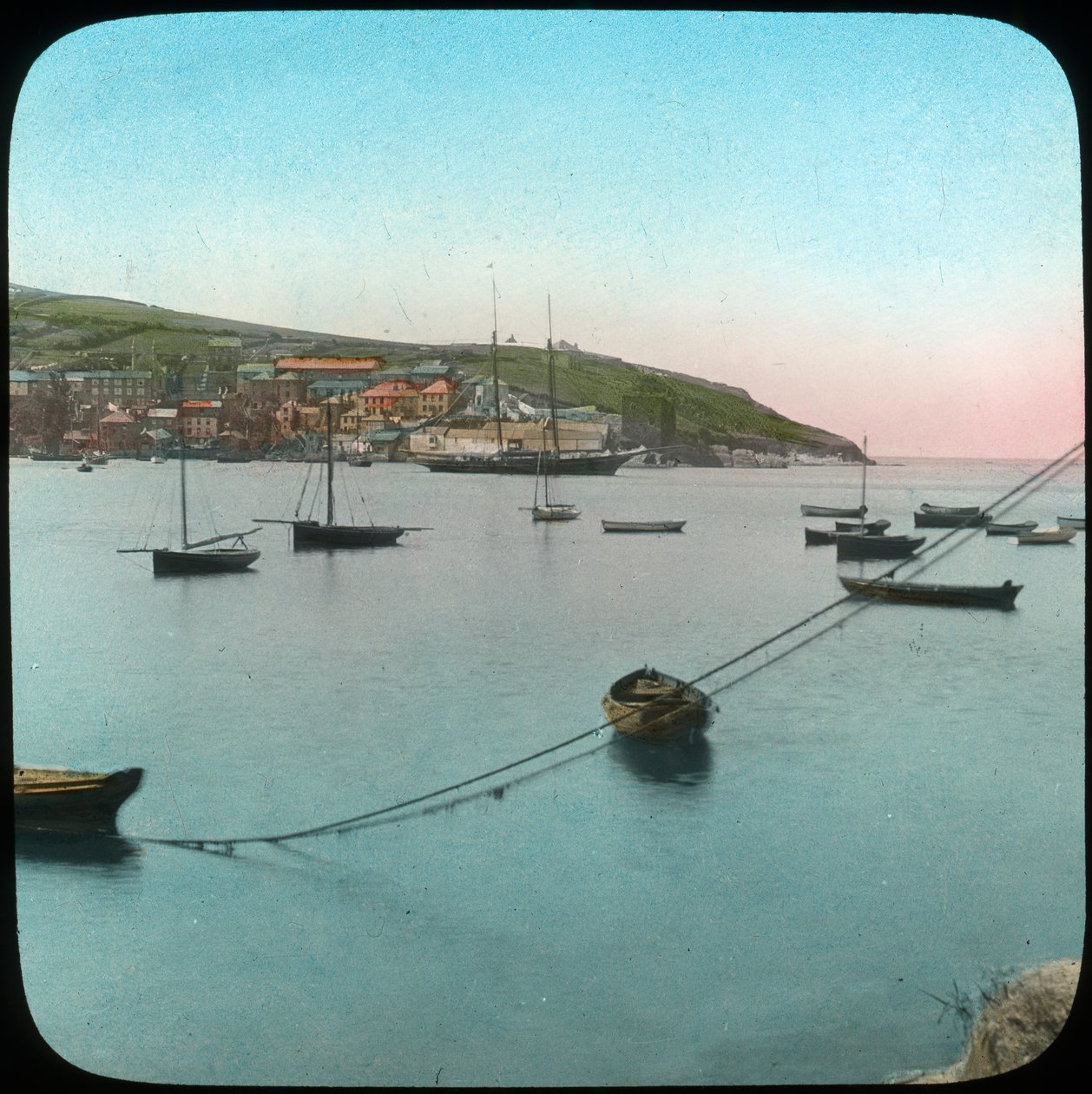 Polruan desde Fowey, Cornualles, finales del siglo XIX o principios del siglo XX de Church Army Lantern Department