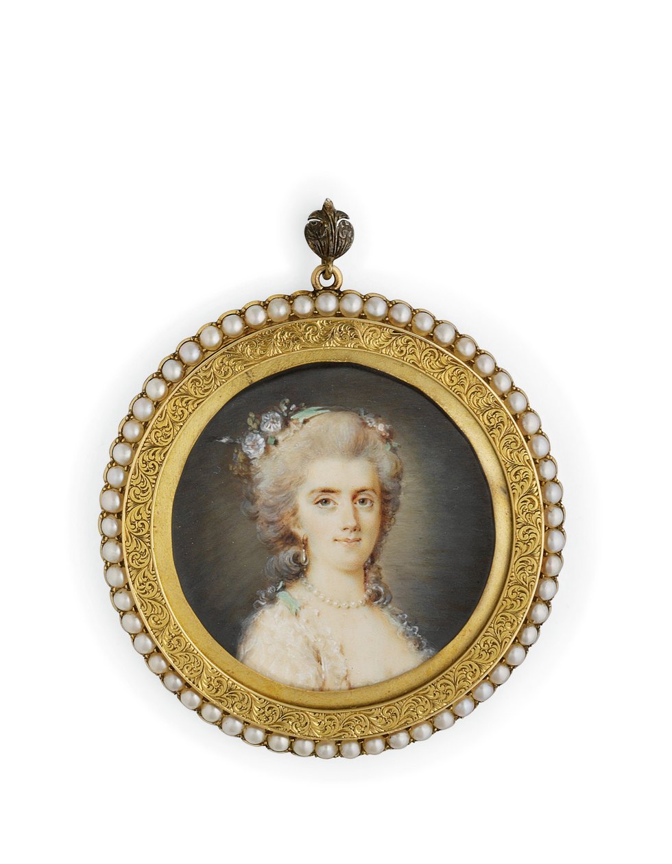 Comtesse Diane de Polignac, en vestido blanco escotado, flores y cinta verde menta en su cabello empolvado, con collar y pendientes de perlas de Claude Jean Baptiste (attr. to) Hoin