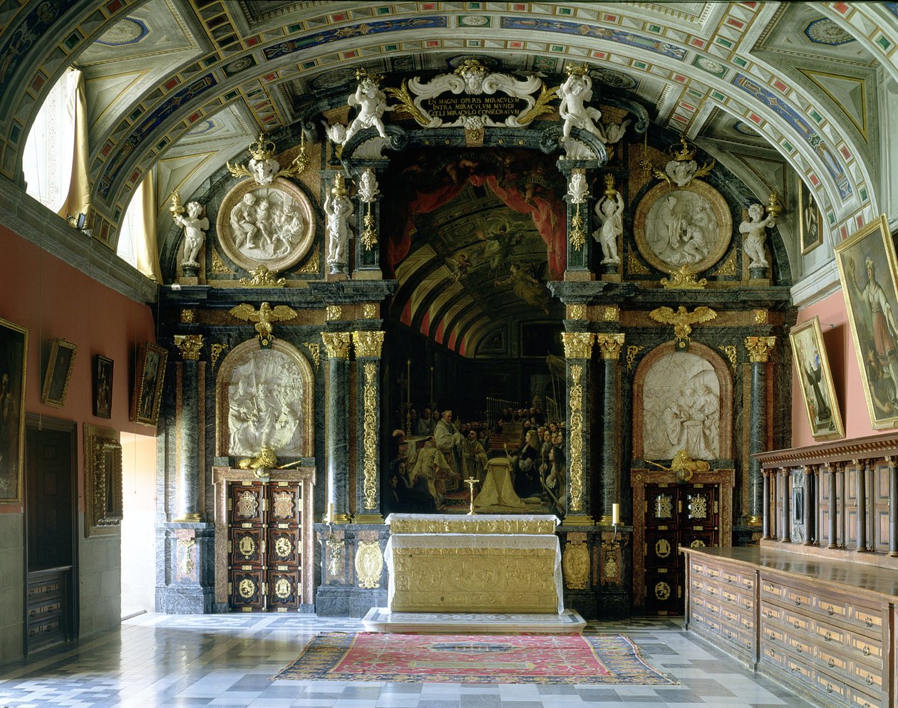 La adoración de Carlos II de la Sagrada Forma, de la sacristía de Claudio Coello
