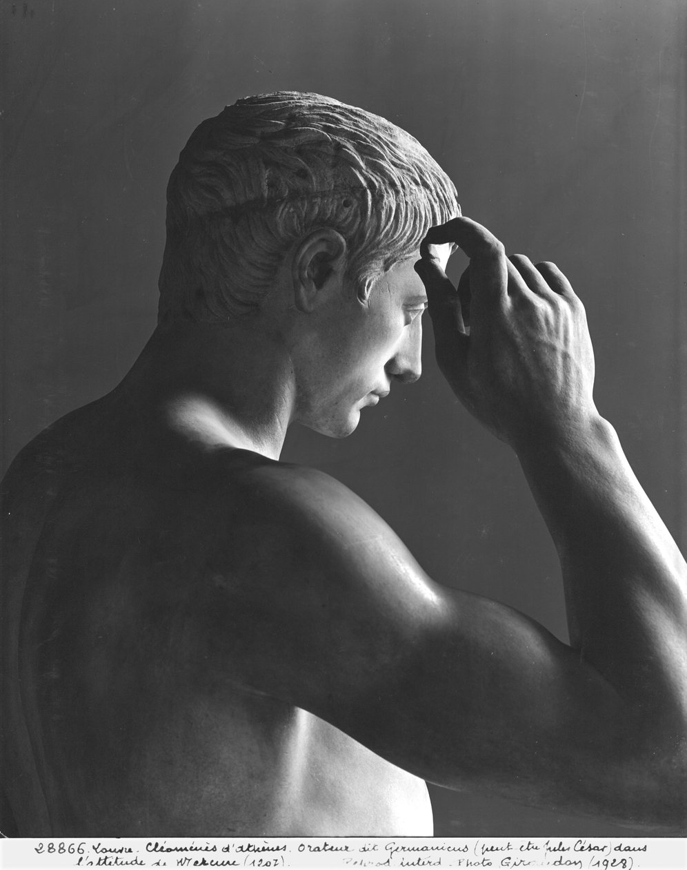 Marcellus como Mercurio, identificado de diversas maneras como Germánico, César y Octaviano, c.23 a.C. (mármol) (detalle) de Cleomenes