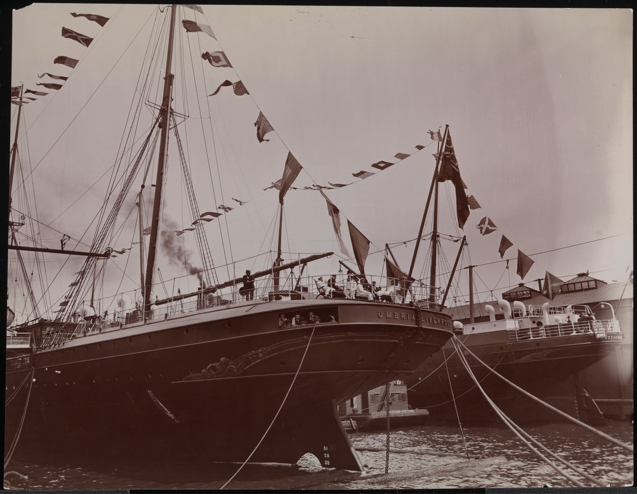 S.S. "Umbria" en el muelle (foto en blanco y negro) de Company Byron