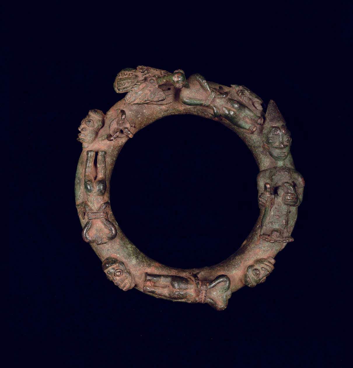 Anillo que representa sacrificio ritual de Yoruba Culture