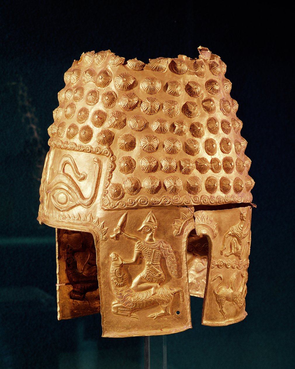 Casco ceremonial, de Poiana Cotofenesti, Condado de Prahova de Dacian