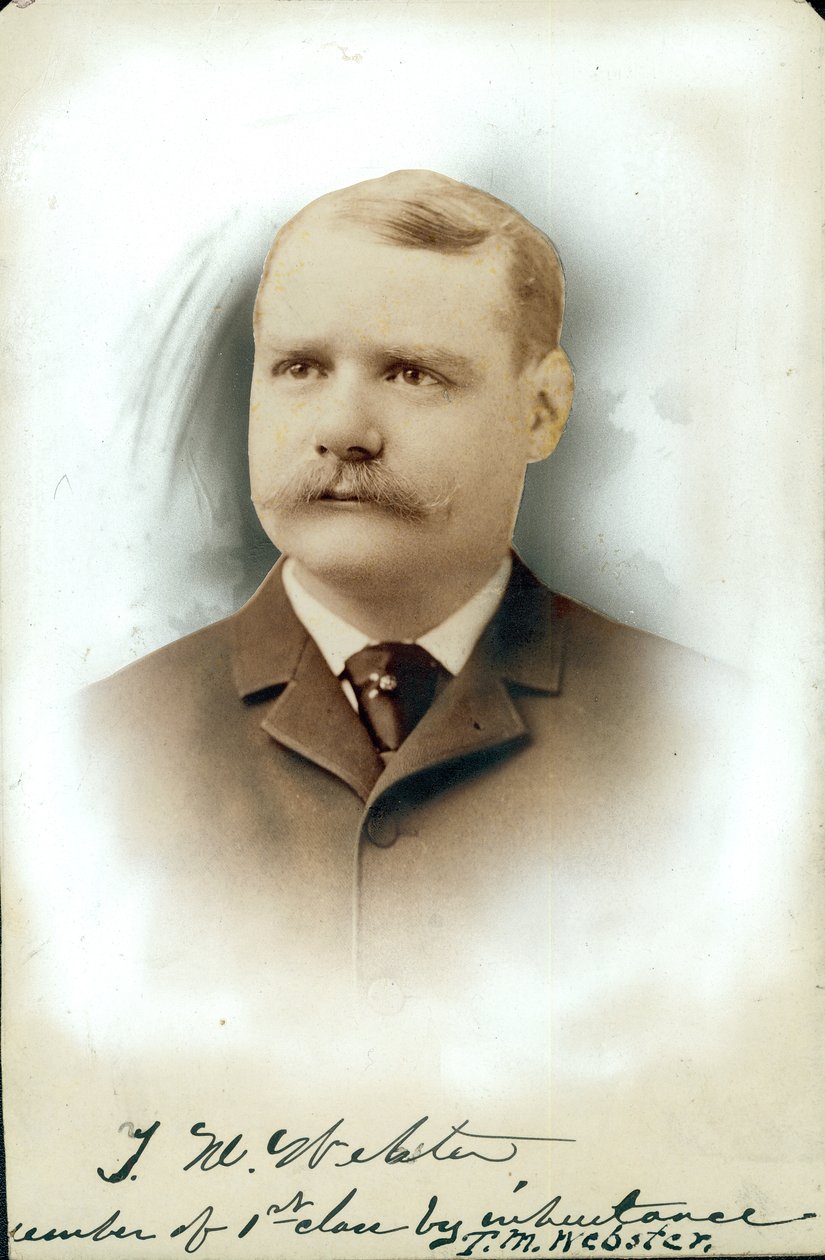 Retrato de busto de Thomas W. Webster con traje y corbata de Dana
