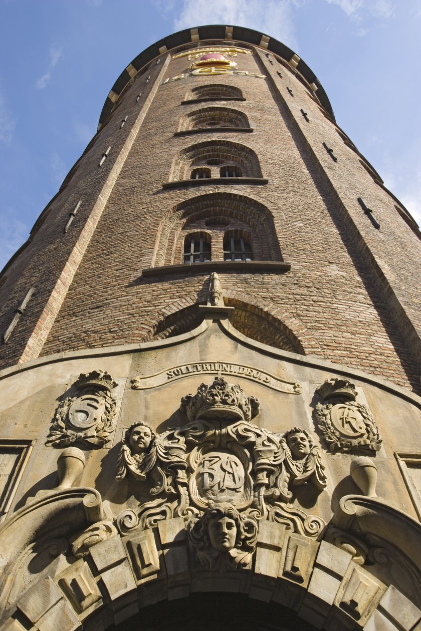 Vista exterior de la torre, completada en 1643 de Danish School