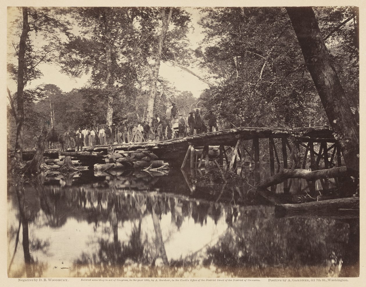Puente Militar sobre el Chickahominy. Negativo por D. B. Woodbury; positivo por A. Gardner, junio de 1862 de David B. Woodbury