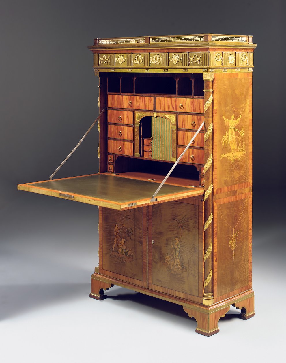 Secretaire neoclásico a abattant, c.1775 de David Roentgen