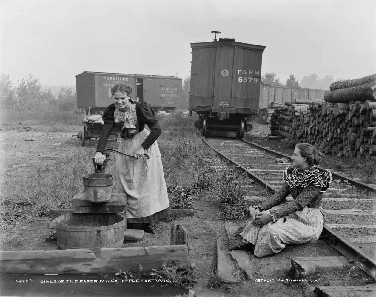 Chicas de las fábricas de papel, Appleton, Wisconsin, c.1880-99 de Detroit Publishing Co.