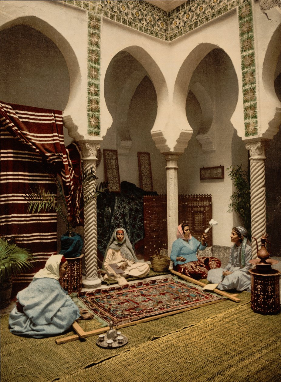 Mujeres Moras Haciendo Alfombras Árabes, Argel, Argelia, c.1899 de Detroit Photographic Co.