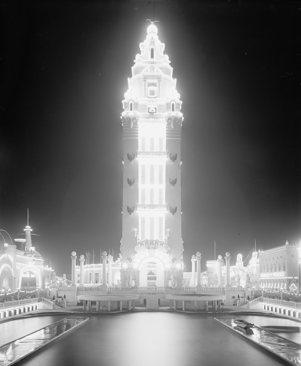 Dreamland de noche, Coney Island, Nueva York, c.1905 (foto en blanco y negro) de Detroit Publishing Co.