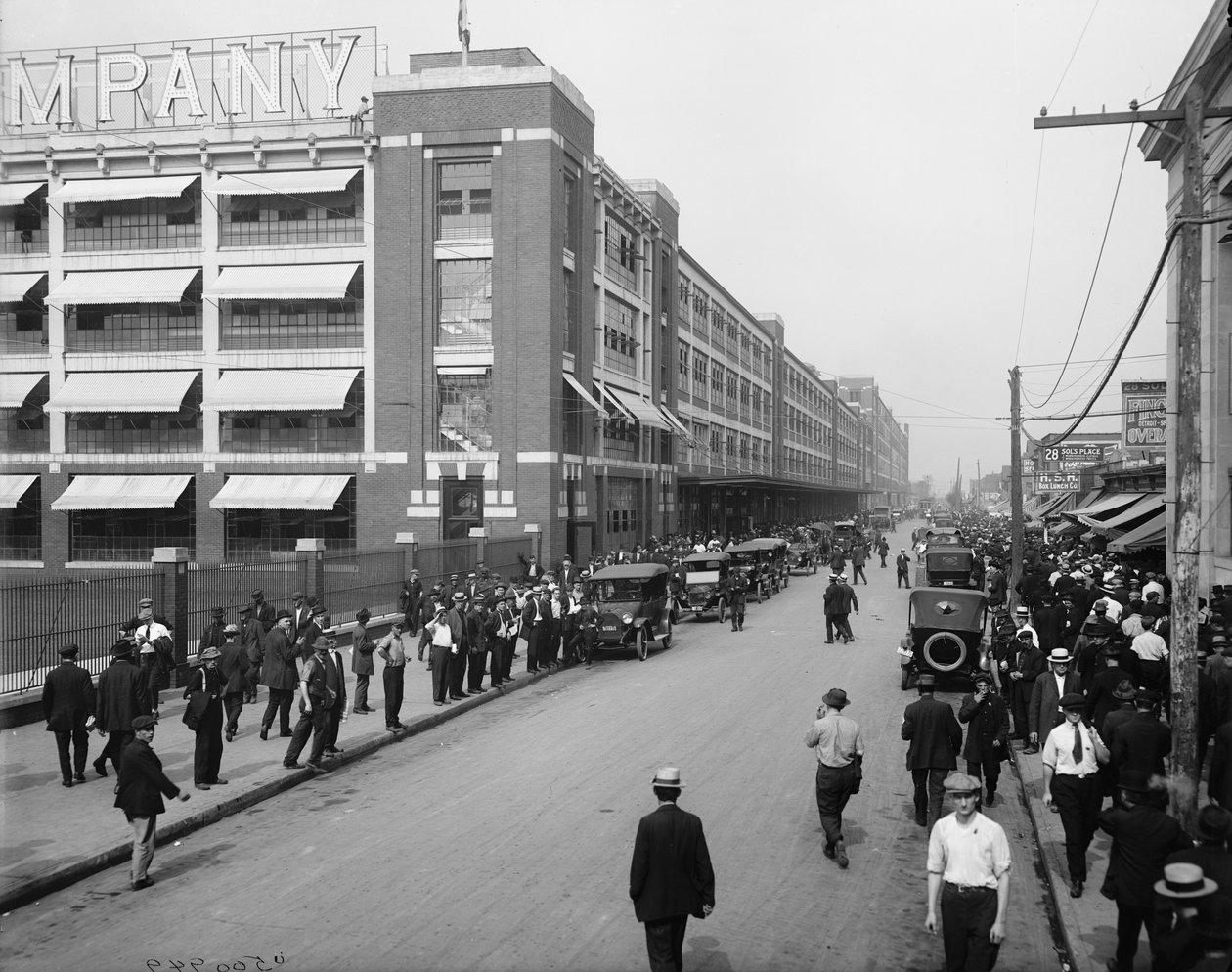 Turno de las cuatro en punto, Ford Motor Company, Detroit de Detroit Publishing Co.