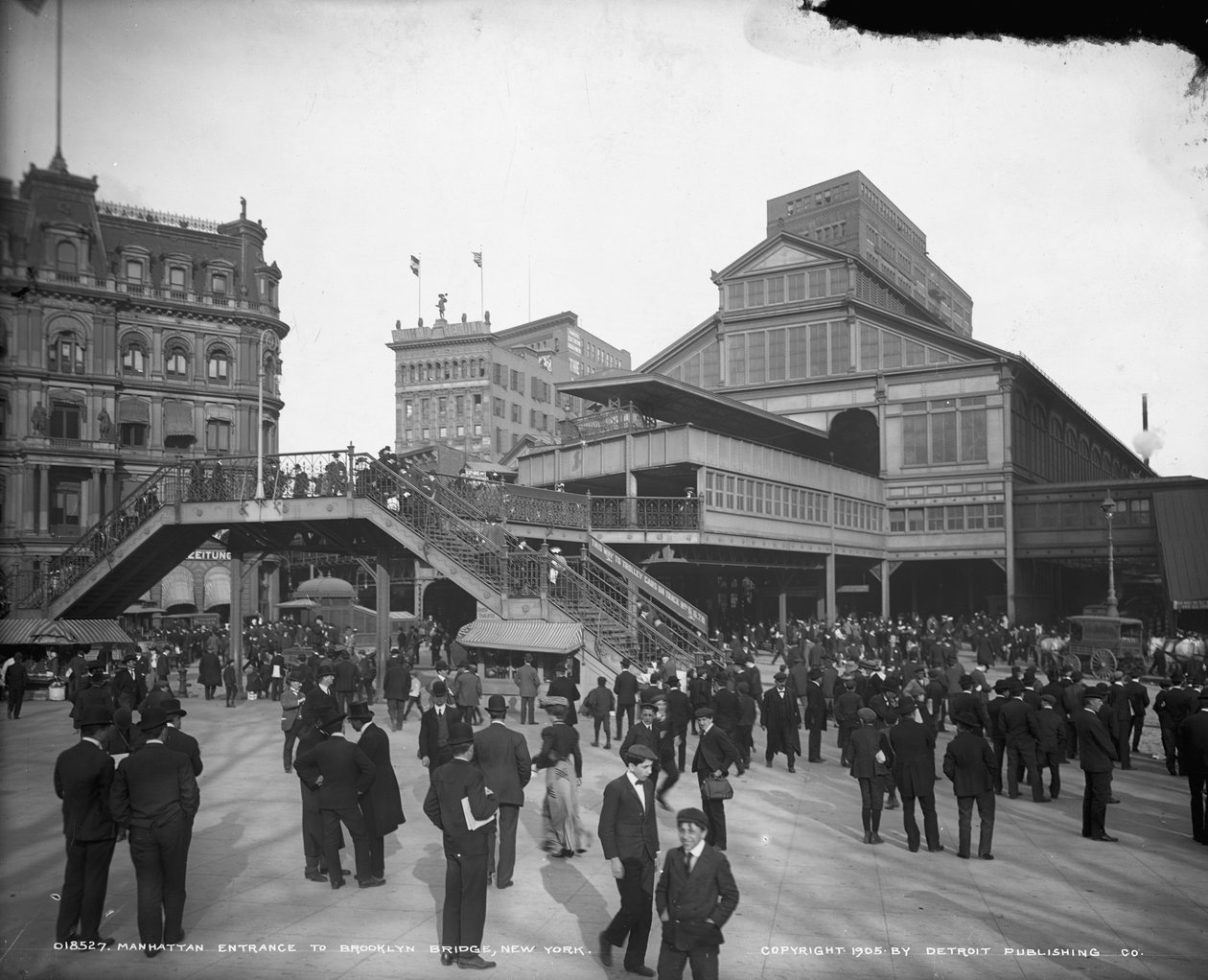 Entrada de Manhattan al Puente de Brooklyn, Nueva York, c.1905 de Detroit Publishing Co.