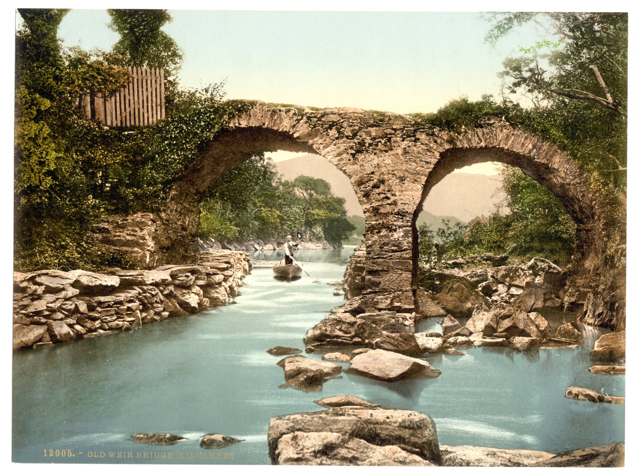 Puente Old Weir. Killarney, Condado de Kerry, Irlanda, c.1890-1900 (fotocromo) de Detroit Publishing Co.