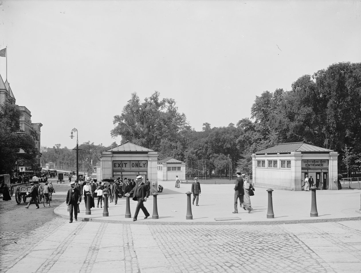 Entrada y salida del metro, Boston Common, Boston, Massachusetts, EE.UU., c.1900 de Detroit Publishing Co.