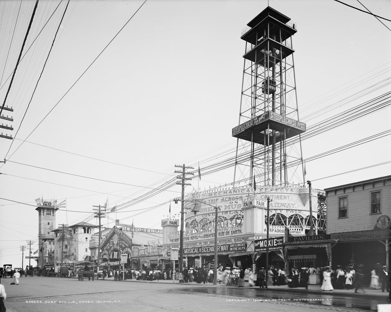Avenida Surf, Coney Island, c.1904 (foto en b/n) de Detroit Publishing Co.