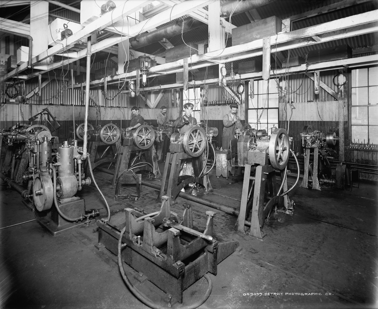 La sala de pruebas, Leland & Faulconer Manufacturing Company, Detroit de Detroit Publishing Co.