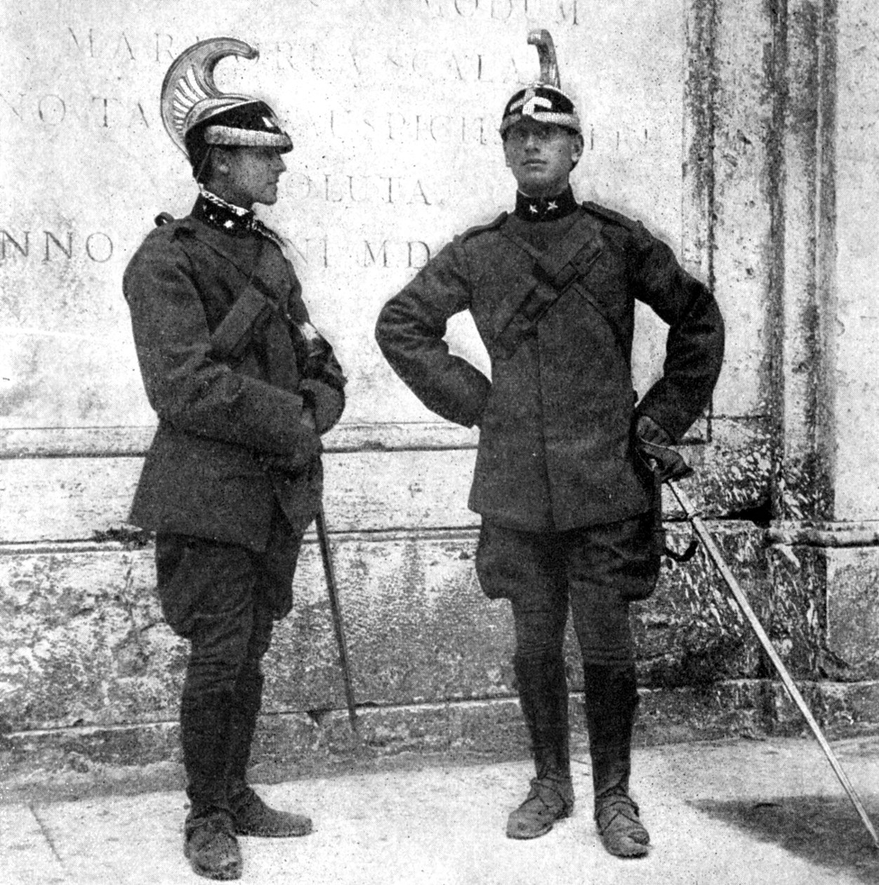 Dos dragones italianos, 1922 de Donald McLeish