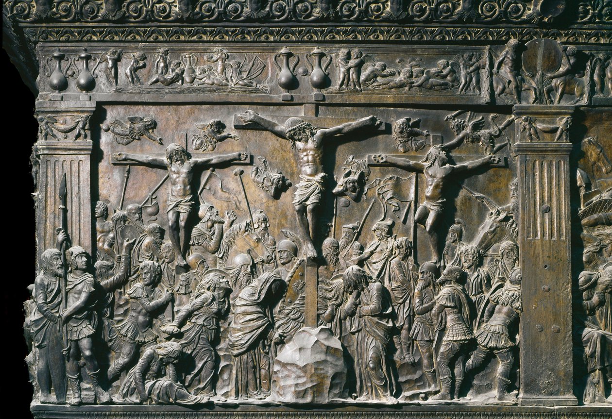 Representación del buen ladrón (Dimas) y el mal ladrón (Gestas), crucificados con Jesucristo. Bajo relieve del púlpito izquierdo, c. 1460 de Donatello