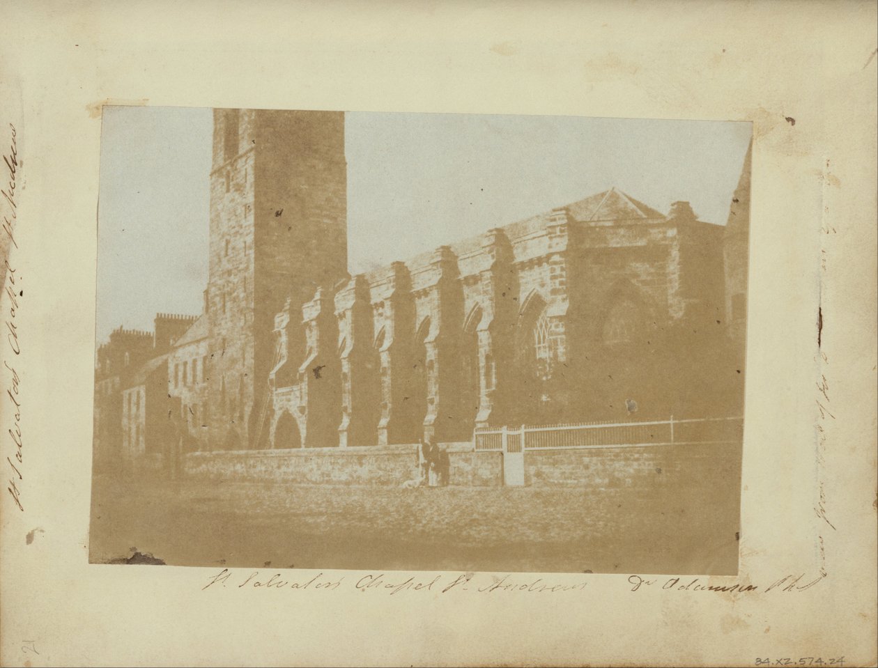 Capilla del Colegio St. Salvator, St. Andrews desde el Suroeste. de Dr. John Adamson
