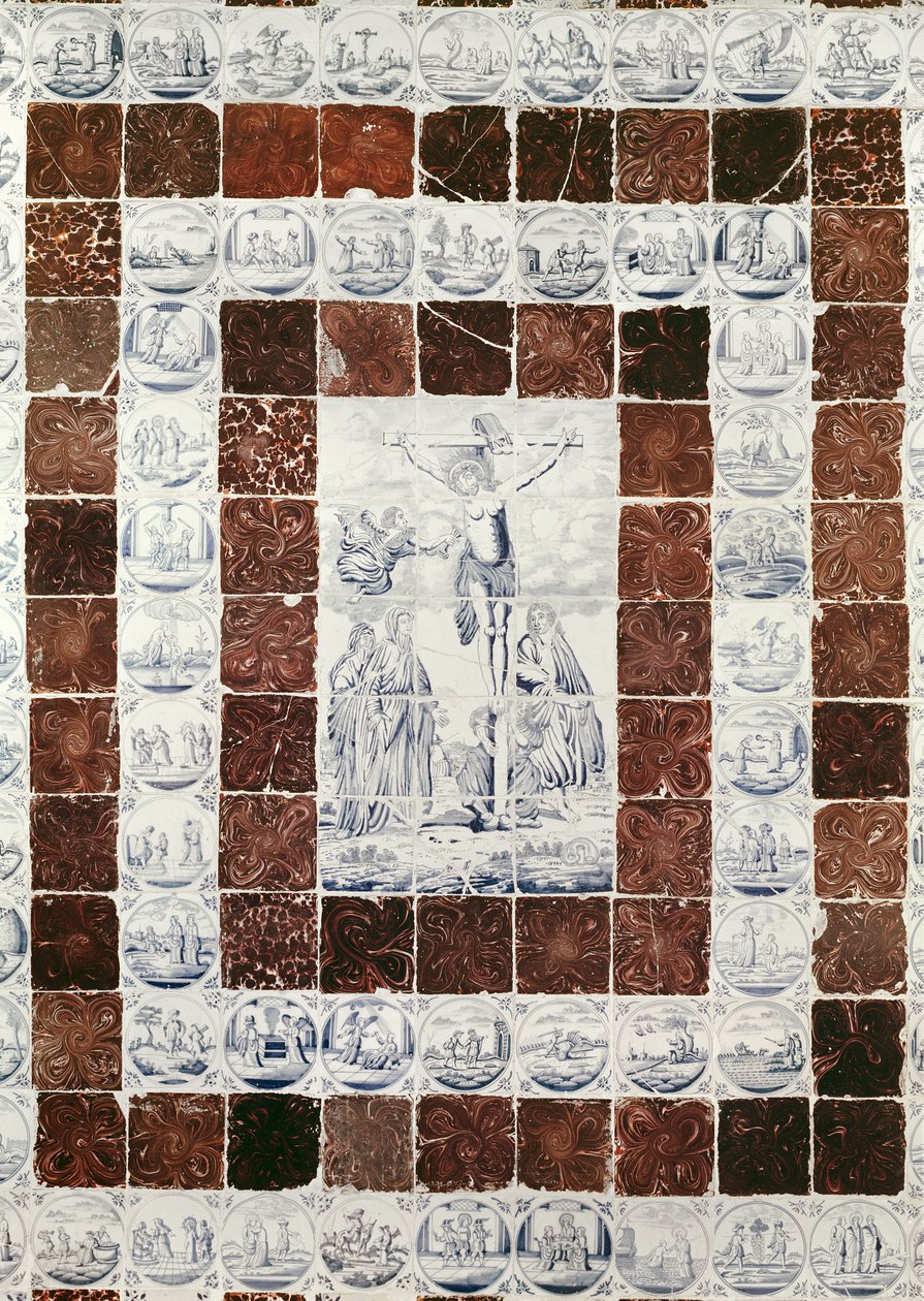 Azulejos de Delft que representan la Crucifixión con un borde de azulejos con escenas del Antiguo y Nuevo Testamento de Dutch School