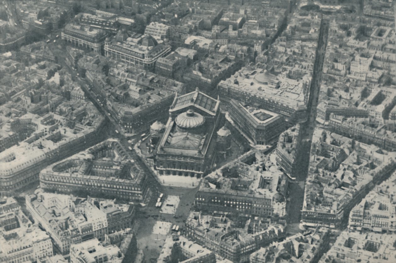 Elemento arquitectónico central de París mejorado por la previsión en el diseño de calles, c. 1935 de ENA