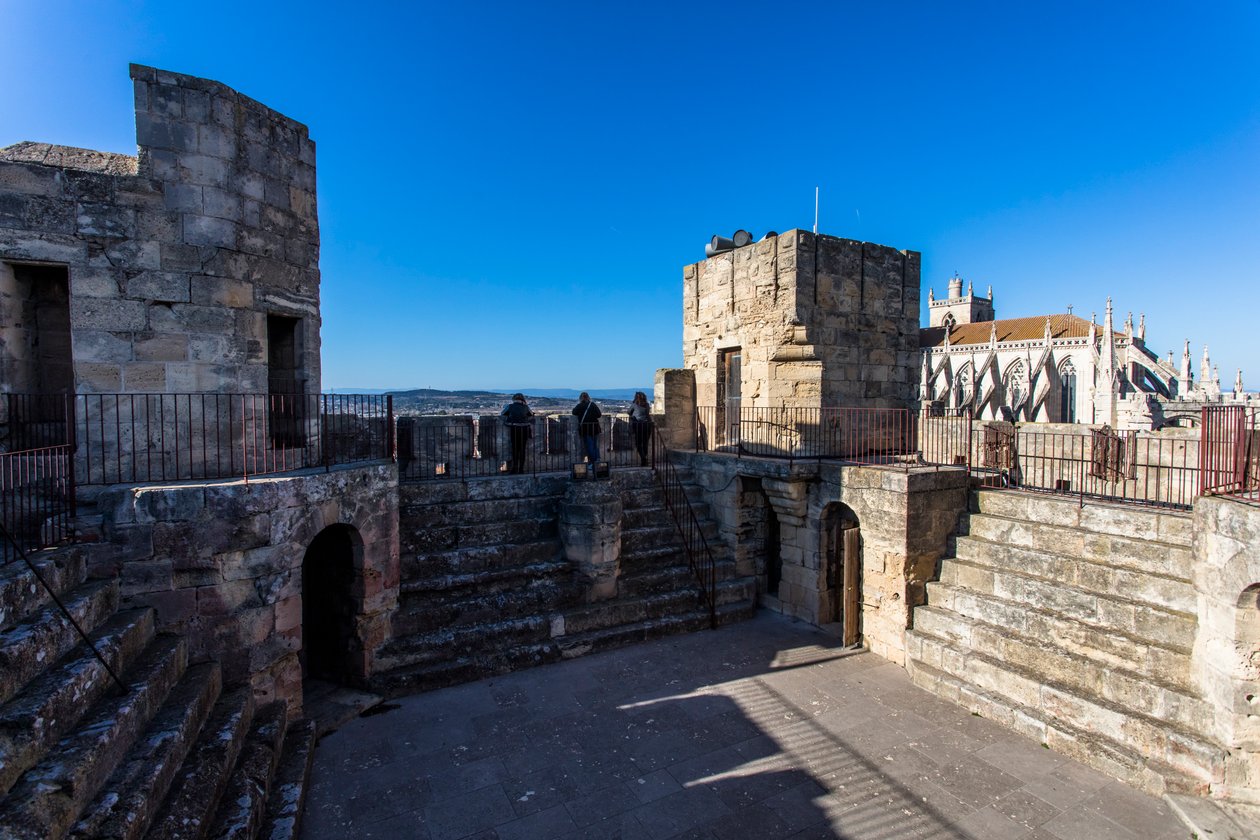 Torre del homenaje y catedral de Gilles Aycelin, Narbona, Aude (foto) de E. Dieudonne
