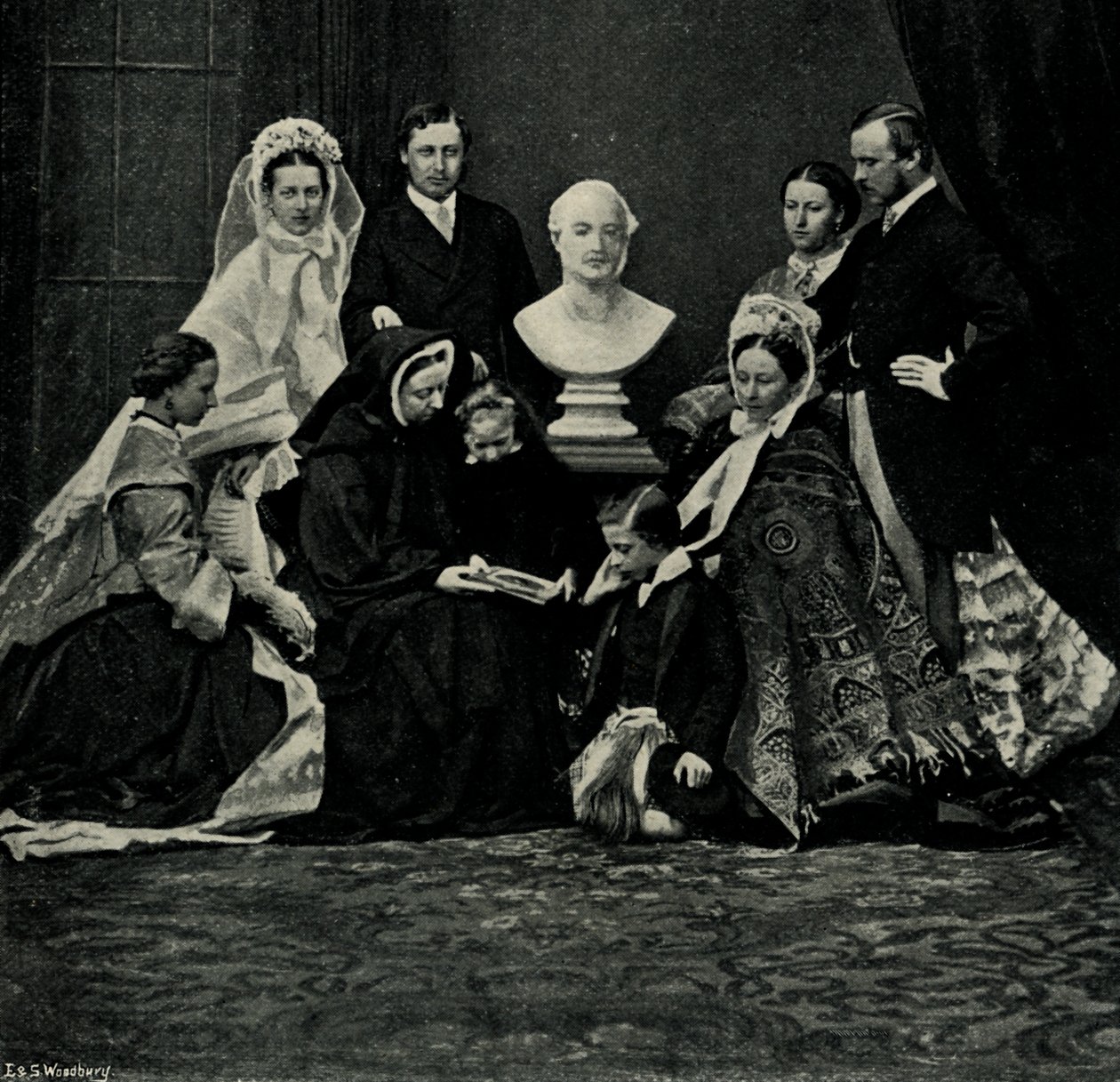Un Grupo de la Familia Real, 10 de marzo de 1863, c. 1897 de E. and S. Woodbury