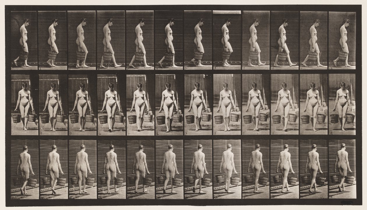 Placa 32. Caminando, Llevando un Cubo de Agua en Cada Mano de Eadweard Muybridge