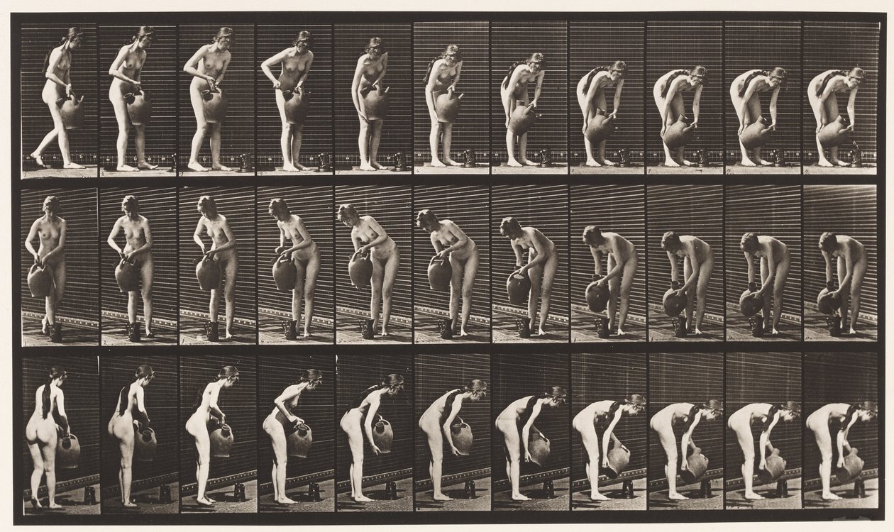 Placa 446. Llenando una jarra en el suelo desde una jarra de agua de Eadweard Muybridge