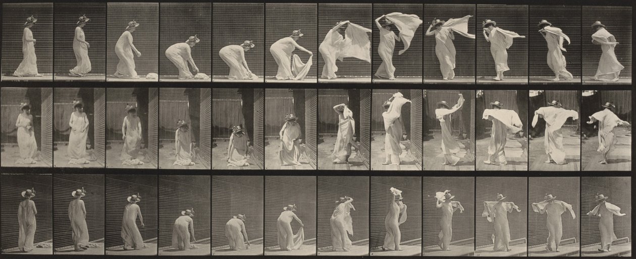 Lámina número 233. Levantar el chal, colocarlo sobre los hombros y girarse de Eadweard Muybridge