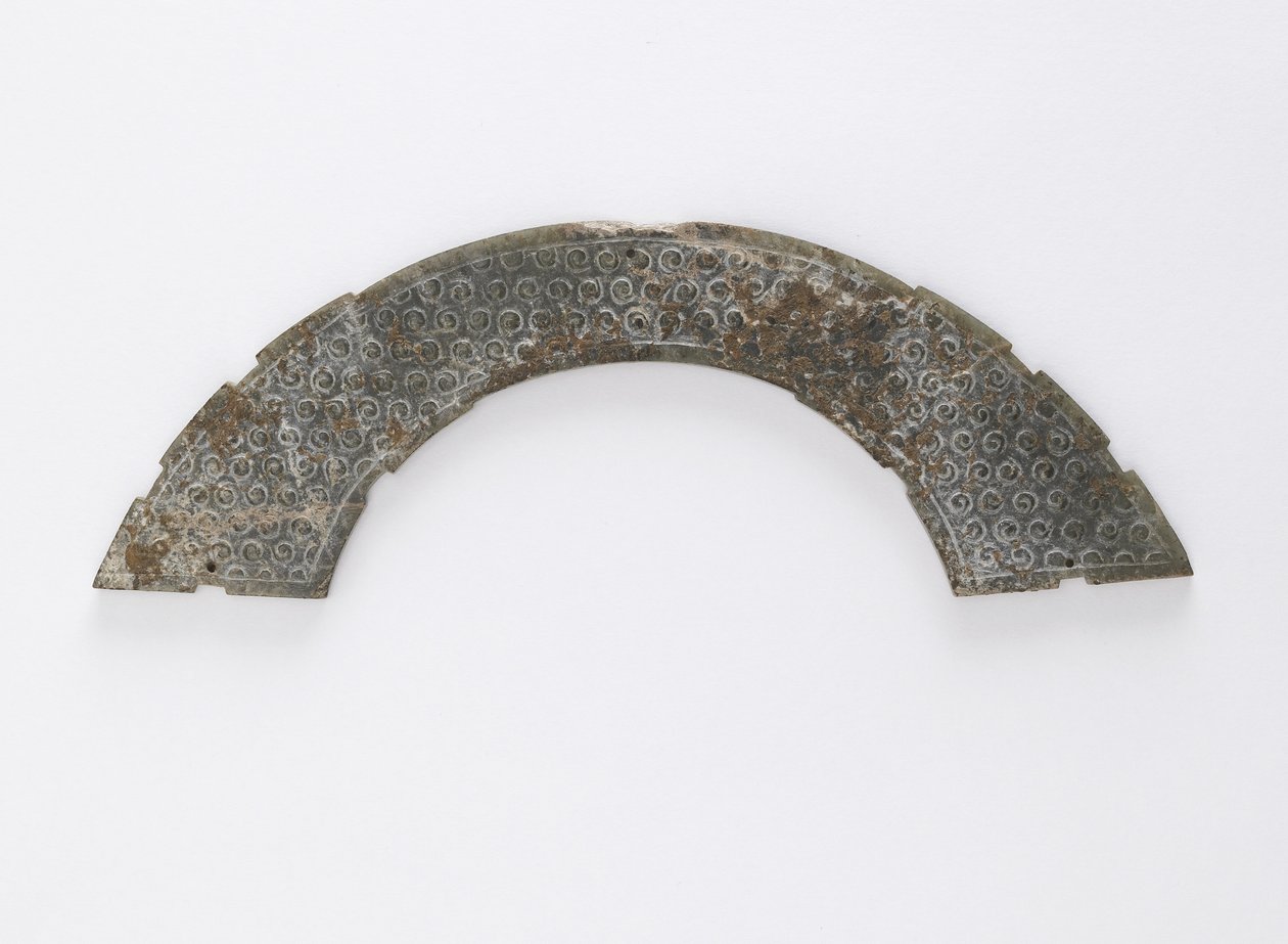 Placa delgada cortada en arco de círculo, del tipo huang, Changsha, provincia de Hunan, siglo IV-III a.C. de Eastern Zhou Dynasty Chinese School