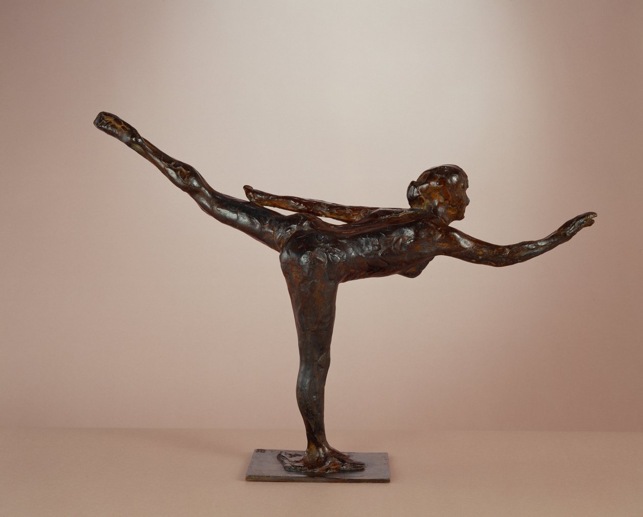 Bailarina: arabesco sobre la pierna derecha, brazo izquierdo en línea de Edgar Degas