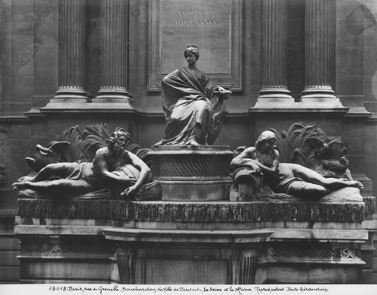 Fuente de las Cuatro Estaciones, rue de Grenelle, 1739-46 (detalle) de Edmé Bouchardon