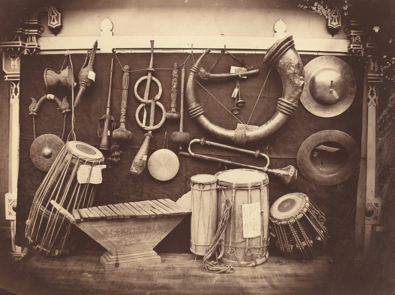 Naturaleza muerta de instrumentos musicales, c.1863 de Edmond Lebel