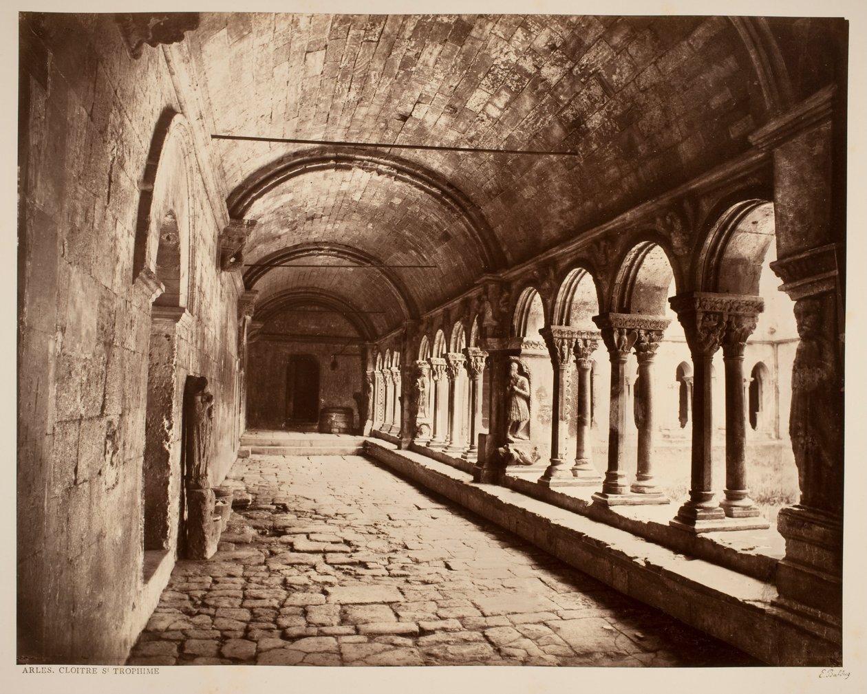 Arles. Claustro de San Trófimo (galería norte) de Édouard Baldus